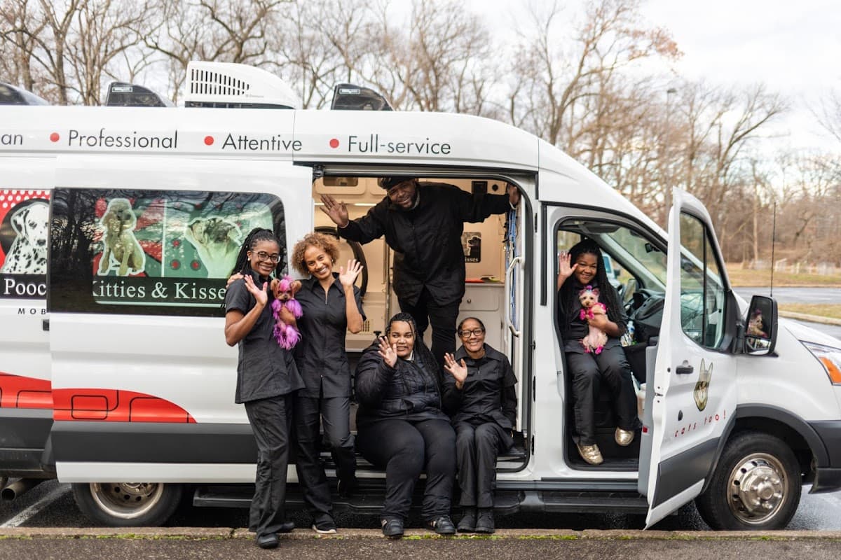 Pooches Kitties & Kisses Mobile Pet Groomers - Mobile dog grooming in Washington, DISTRICT OF COLUMBIA